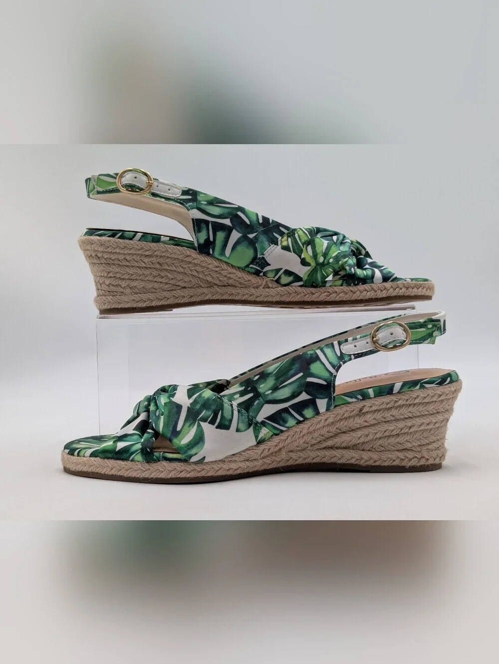 Bella Vita Size 9M Tropical Leaf Espadrille Wedge Sandals Slingback Gold Buckle